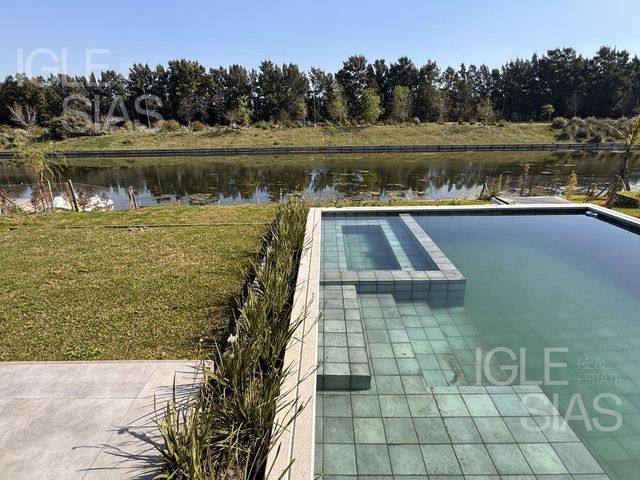 place photo 47