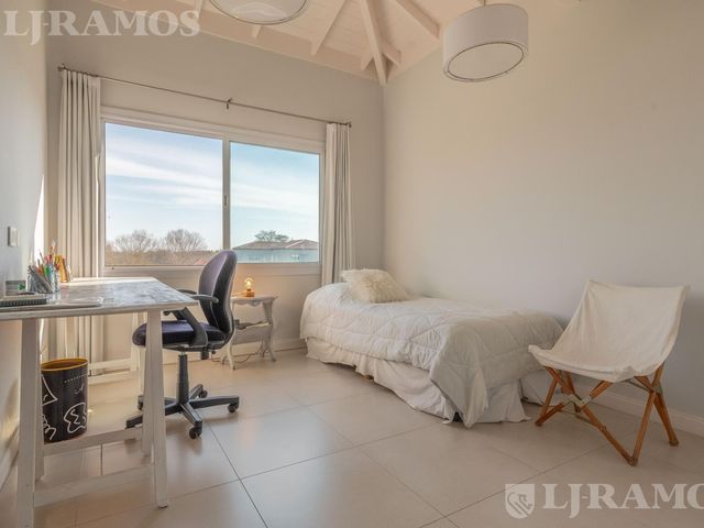 place photo 68