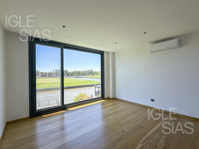place photo 76