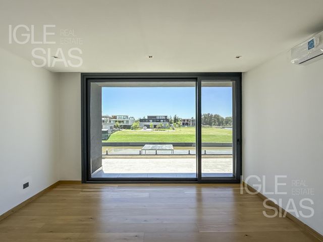 place photo 52