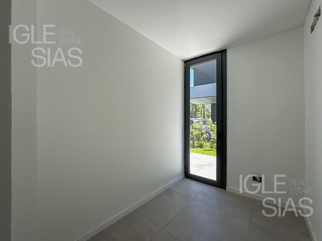 place photo 83