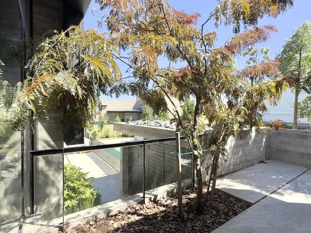 place photo 48
