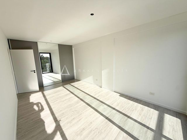 place photo 70