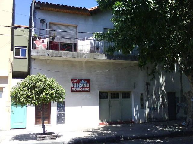 casa en 2 plantas y depto atrás