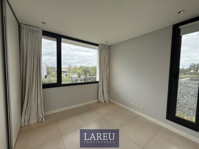 place photo 48