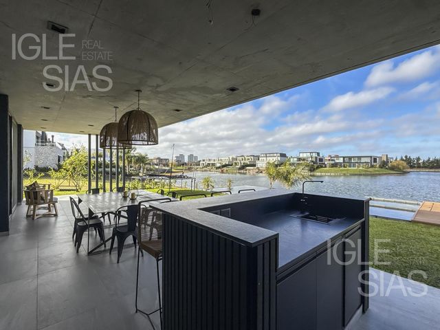 place photo 71