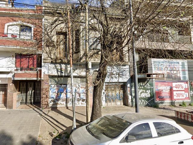 Local con depto de 3 amb y garage en pleno centro de Escalada - Venta Directa!!