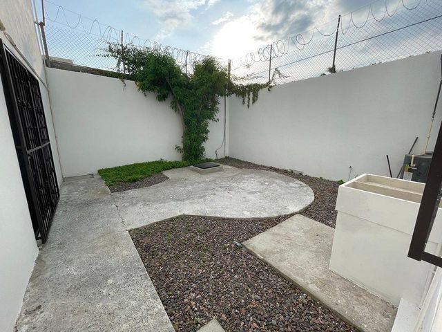 place photo 32