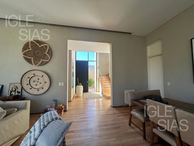 place photo 48