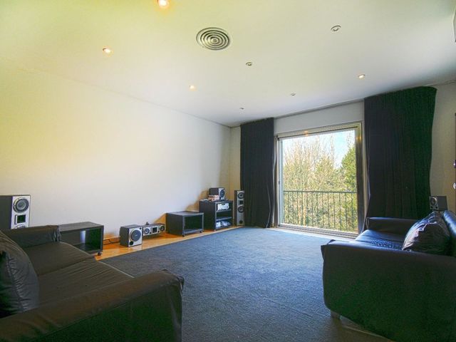 place photo 71