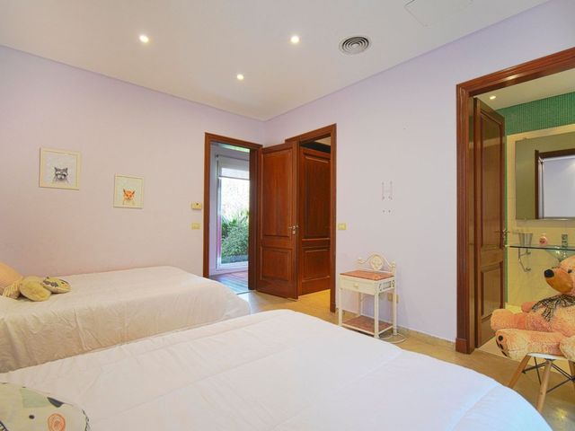 place photo 50