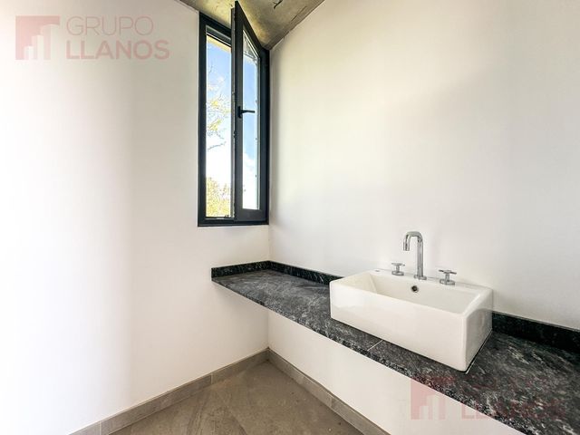 place photo 44