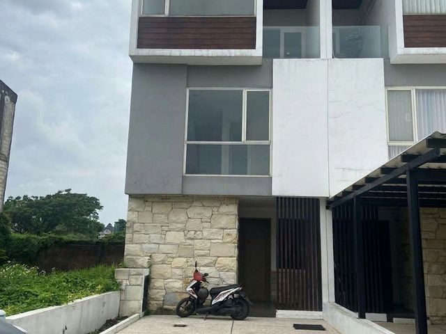 Sewa Rumah Forest Mansion