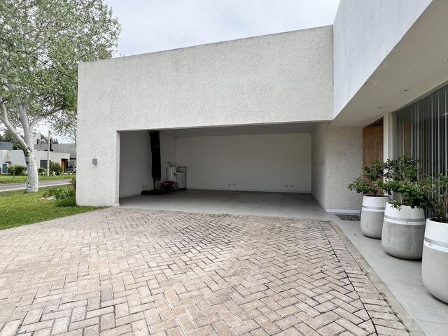 place photo 51
