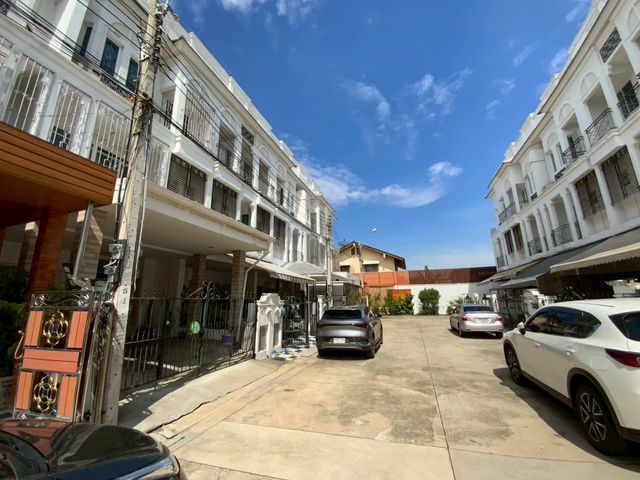place photo 52