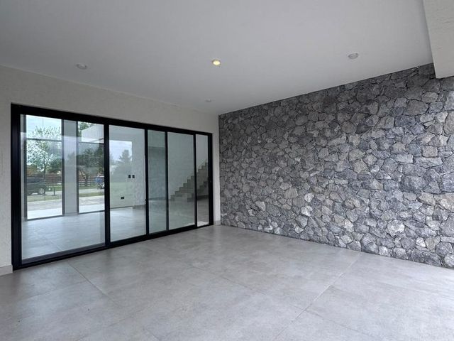 place photo 63