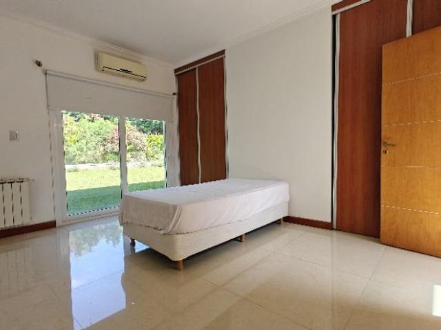 place photo 90