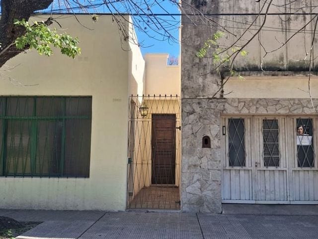 Casa en EVARISTO LOPEZ AL 1300 - 470m2 - Goya