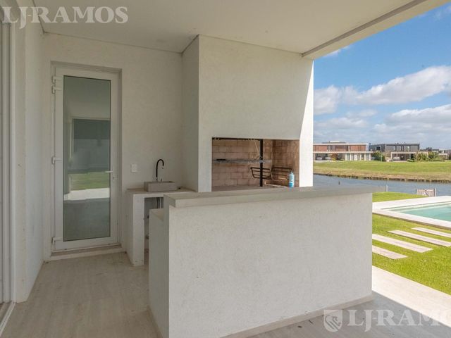 place photo 60