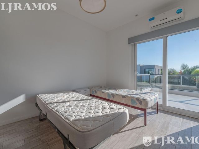 place photo 48