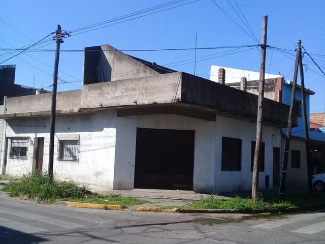 Dos departamentos a refaccionar en venta en Aldo Bonzi