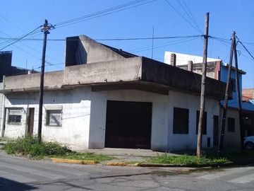 Dos departamentos a refaccionar en venta en Aldo Bonzi