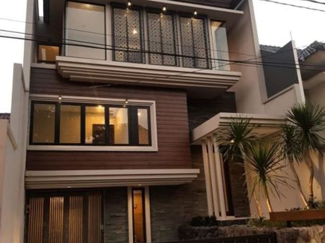 Rumah Galaxy Bumi Permai / Araya MODERN STYLE 3 lantai