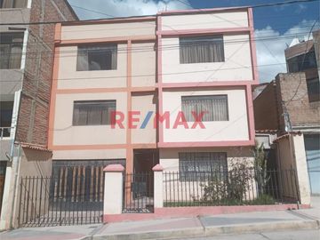 Casa Habitacion Con Cuatro Niveles Y Tres Areas Independientes En Puno , Jr Libertad.