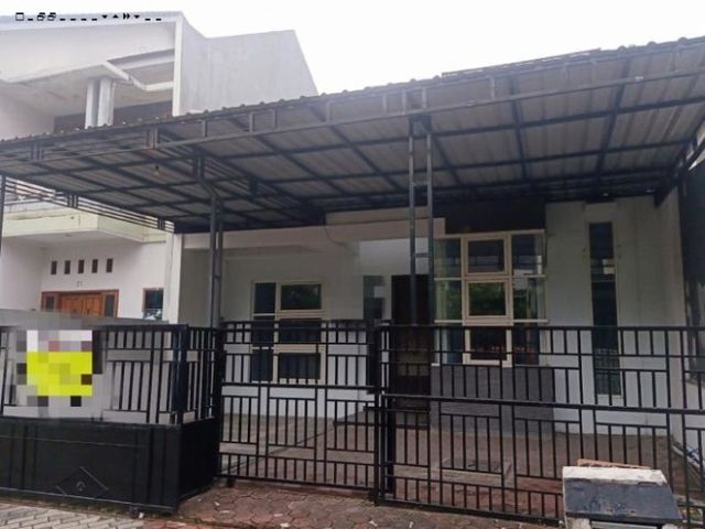 Rumah di Taman Indah Regency Sepanjang Sidoarjo Carport 2 mobil