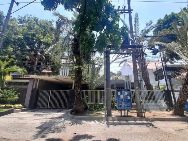 Rumah Disewakan Jl. Porong Surabaya KT
