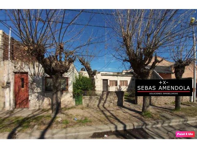 Venta De 2 Casas A Reciclar En El Centro De Lujan Bs As.