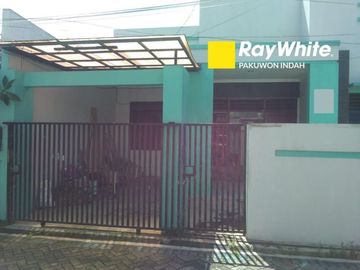 Rumah disewakan Ketintang Baru Surabaya Selatan