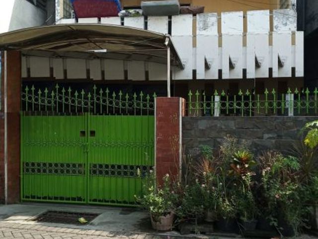Dijual & Disewakan Rumah Lokasi Strategis di Jl. Petemon Kuburan, Surabaya