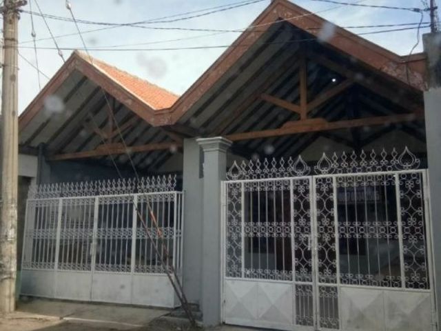 Rumah di Karang Empat, Hadap Timur, Row jalan 2 mobil
