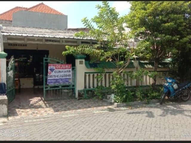 Jual rumah luas hitung tanah sby barat
