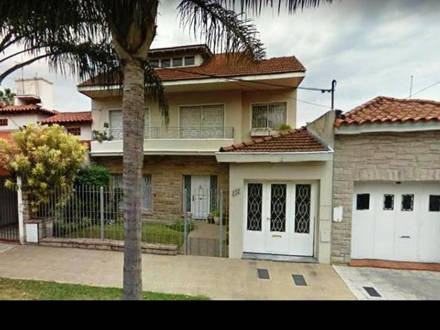 Chalet en Venta Villa Sarmiento / Moron (A004 3298)