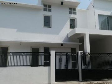 Rumah Full Renov tampak seperti baru Balas Klumprik Menganti