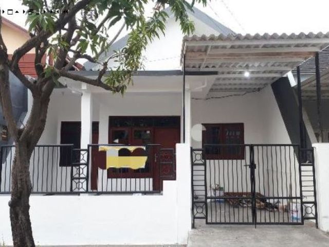 Rumah Baruk Rungkut Surabaya, Hadap Selatan, Row jalan 2 mobil