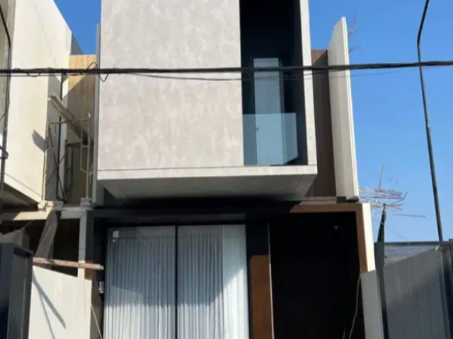 rumah baru gress di dekat Dharmahusada Mojoarum