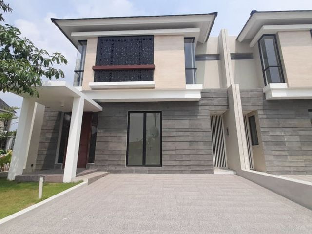 Rumah Dijual/Sewa Northwest Lake Surabaya KT