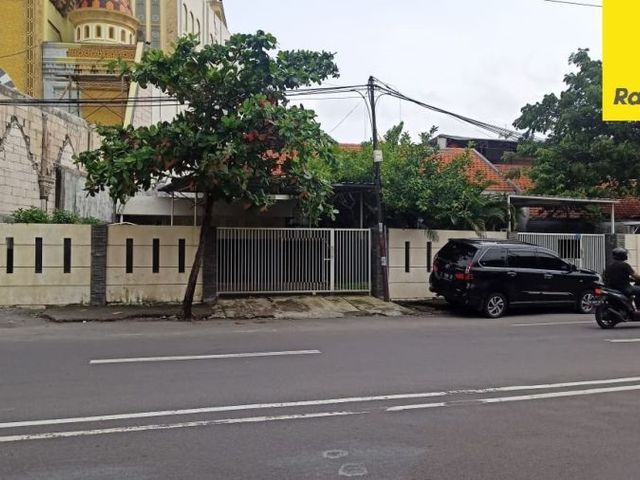 Dijual Rumah SHM Dengan 11 Kamar Di Jl. Raya Dharmahusada, Surabaya