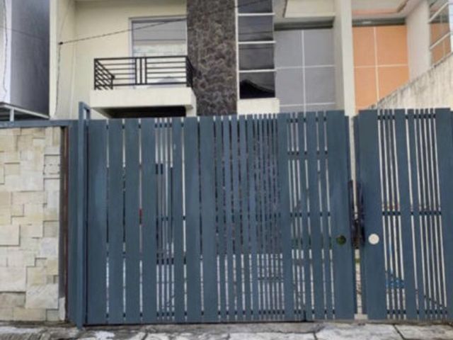 Rumah baru di Perum greenlake Wonorejo Surabaya