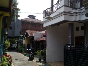 DiJual Rumah 2 lantai ,daerah Balongsari