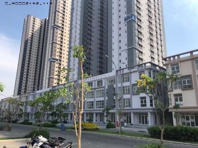Apt. Puncak Dharmahusada A12 hadap barat 3BR