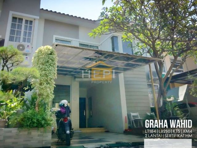 Di jual rumah dua lantai di graha Wakhid