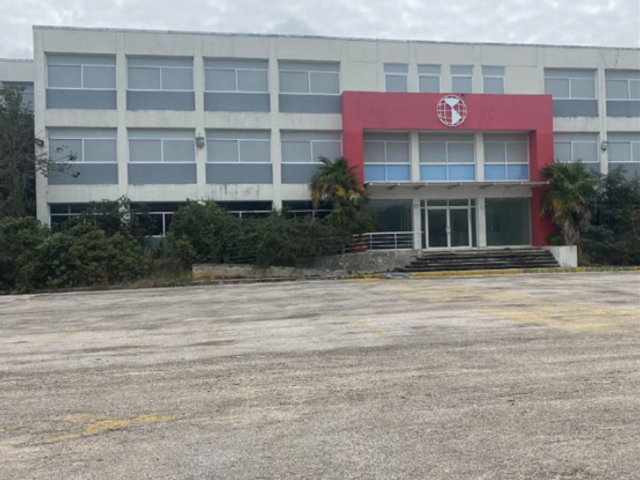 Edificio para uso educativo/ universidad/ escuela