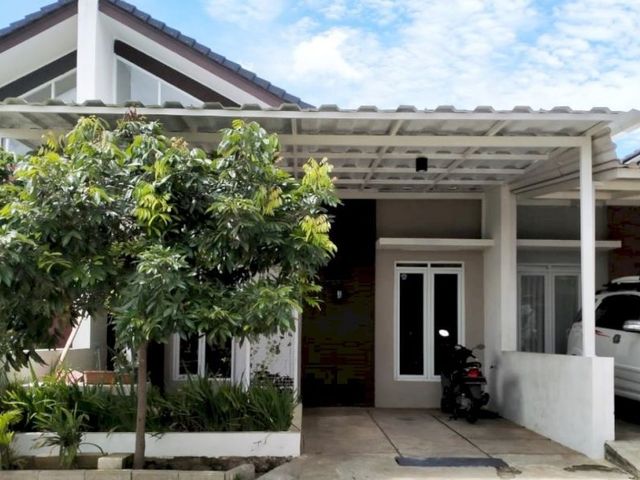 SIAP HUNI ! Rumah Nyaman Asri di Cluster Elite Cileunyi Dekat ke Kawasan Pendidikan Jatinangor.