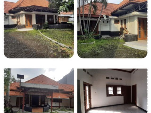Rumah tengah kota di Trunojoyo Surabaya pusat