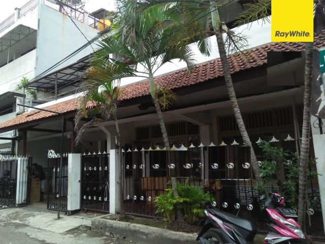 Jual Rumah Pusat Kota Dekat Tugu Pahlawan di Jalan Sulung, Surabaya