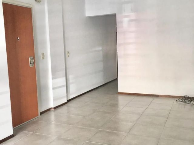DEPARTAMENTO PLANTA BAJA WILDE CENTRO A METROS DE LAS FLORES. (valor publicado a modo figurativo NO INFORMATIVO CONSULTE)